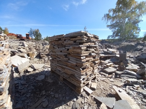 Плитняк златолит серебристый для мощения на бетон купить в Верхней Туре