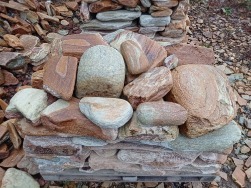 Златолит жёлтый, жёлто-зелёный глыбки и валуны для ланшафтного дизайна купить в Верхней Туре