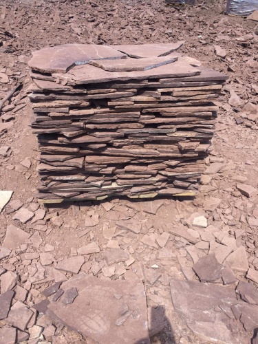 Плитняк лемезит бордовый для цоколя 1,5-2 см купить в Верхней Туре