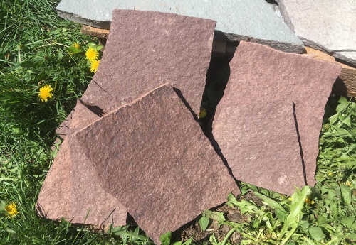 Плитняк лемезит бордовый для цоколя 1,5-2 см купить в Верхней Туре