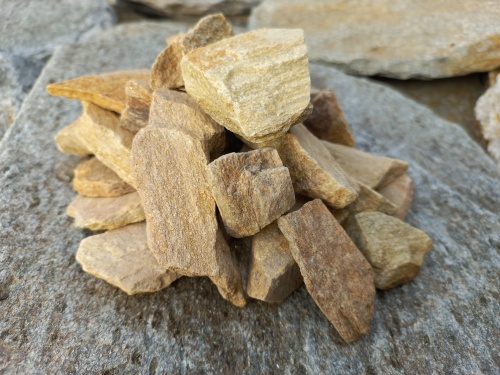 Златолит жёлтый декоративная каменная крошка купить в Верхней Туре