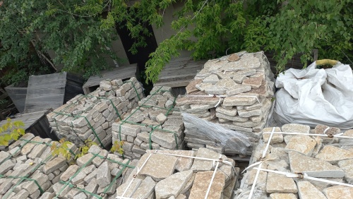 Гранитный плитняк галтованный для парковки купить в Верхней Туре