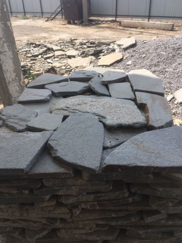 Златолит серебристый галтованный для лестниц купить в Верхней Туре